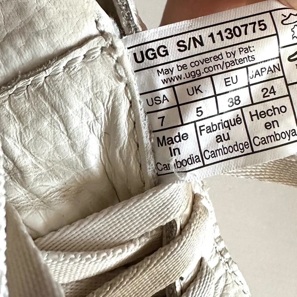 UGG white leather sneakers size 7 - Picture 8 of 8